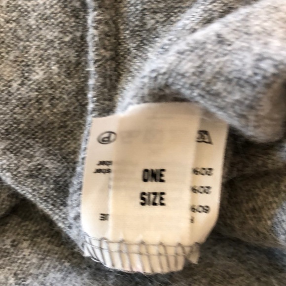 🌺 BAD LUCK NY; Wool Blend Gray Cropped Short-Sleeved Sweater Misses XL - NICE! - Picture 3 of 8